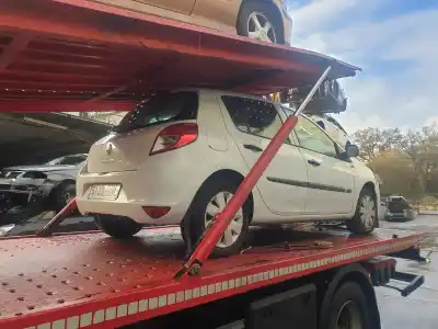 Здавання транспортного засобу renault clio ii fase ii (b/cb0) 1.2 16v року 2011 потужний 