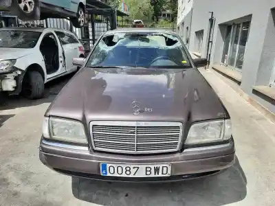 Vehículo de desguace MERCEDES CLASE C (W202) BERLINA 2.2 Diesel CAT del año 2002 con motor 