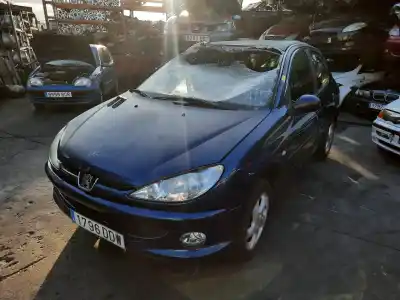 Veículo de Sucata peugeot 206 berlina 1.4 hdi do ano 2004 alimentado 8hz