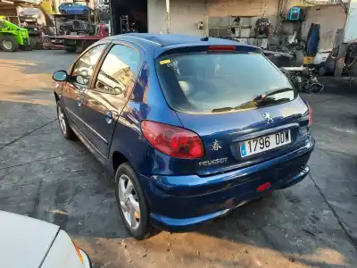 Veículo de Sucata peugeot 206 berlina 1.4 hdi do ano 2004 alimentado 8hz
