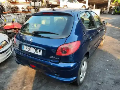 Veículo de Sucata PEUGEOT 206 BERLINA 1.4 HDi do ano 2004 alimentado 8HZ