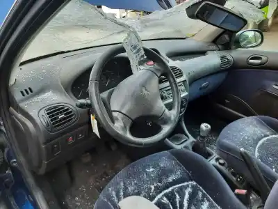 Veículo de Sucata peugeot 206 berlina 1.4 hdi do ano 2004 alimentado 8hz