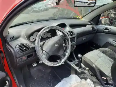 Veículo de Sucata peugeot 206 berlina 1.6 16v cat do ano 2003 alimentado nfu