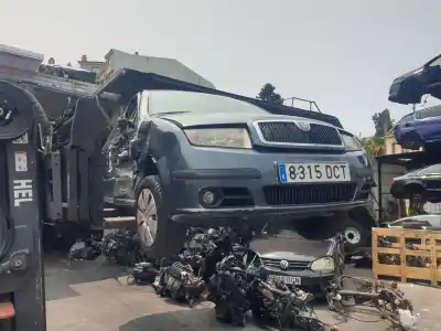 Véhicule à la ferraille skoda fabia (6y2/6y3) 1.9 sdi cat (asy) de l'année 2004 alimenté asy