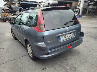 Sloopvoertuig peugeot 206 sw x-line van het jaar 2001 aangedreven 8hz