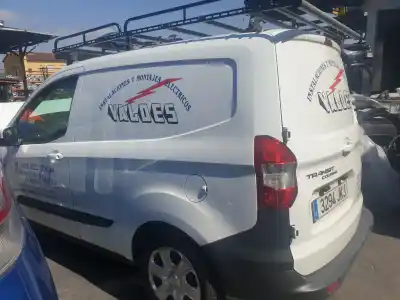 Veículo de Sucata ford transit courier trend do ano 2015 alimentado t3cb