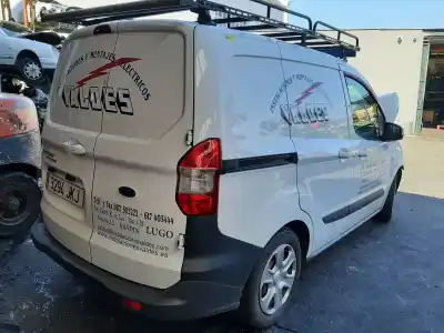 Veículo de Sucata ford transit courier trend do ano 2015 alimentado t3cb