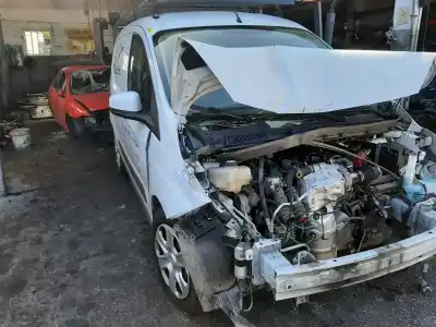 Veículo de Sucata ford transit courier trend do ano 2015 alimentado t3cb