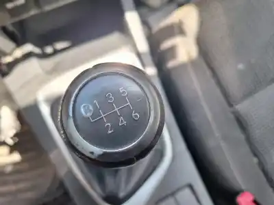 Veículo de Sucata toyota auris advance do ano 2015 alimentado 1ndtv