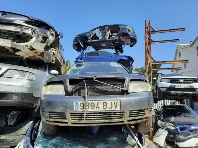 Scrapping Vehicle audi a4 b6 (8e2) 2.0 of the year 2001 powered alt