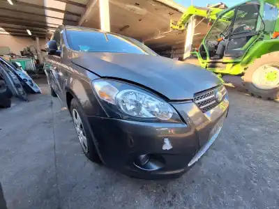 Veículo de Sucata kia cee´d * do ano 2010 alimentado g4fa
