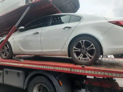 Veículo de Sucata opel insignia berlina excellence do ano 2014 alimentado a20dt