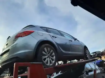 Veículo de Sucata OPEL ASTRA J LIM. Excellence do ano 2010 alimentado A17DTR