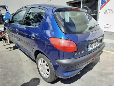 Veículo de Sucata peugeot 206 berlina 206 5p xr 75 do ano 2002 alimentado kfw