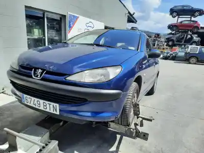 Veículo de Sucata peugeot 206 berlina 206 5p xr 75 do ano 2002 alimentado kfw