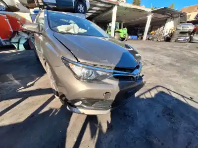 Veicolo di demolizione toyota auris active dell'anno 2017 alimentato 8nr