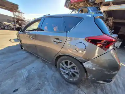 Veicolo di demolizione toyota auris active dell'anno 2017 alimentato 8nr