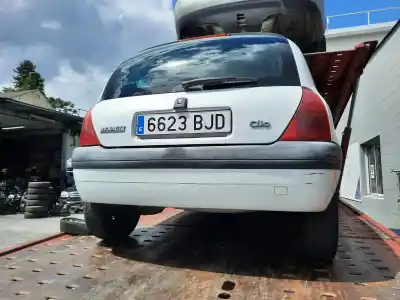 Veículo de Sucata renault clio ii fase ii (b/cb0) authentique 58 cv / 43 kw do ano 2001 alimentado d7f