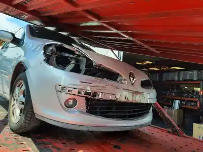 Veículo de Sucata renault clio iii rip curl 75 cv / 55 kw do ano 2007 alimentado 