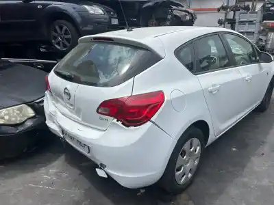 Veículo de Sucata opel astra j lim. excellence do ano 2012 alimentado a17dtr