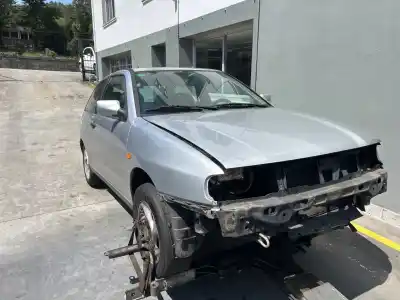 Sloopvoertuig SEAT IBIZA II (6K1)  van het jaar 2001 aangedreven 