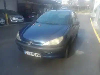 Veicolo di demolizione peugeot 206 berlina xr dell'anno 2000 alimentato wjz