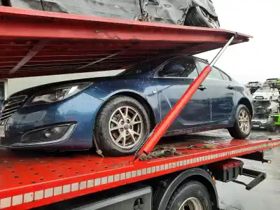 Véhicule à la ferraille OPEL INSIGNIA BERLINA Selective de l'année 2014 alimenté 