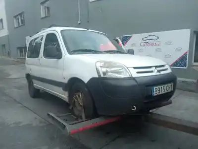 Véhicule à la ferraille peugeot partner (s2) totem de l'année 2003 alimenté wjydw8b