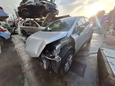 Véhicule à la ferraille renault clio iv limited de l'année 2001 alimenté k9k628