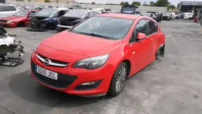 Veículo de Sucata OPEL ASTRA J (P10) 1.7 CDTI (68) do ano 2015 alimentado A 17 DTC, A 17 DTE, A 17 DTJ