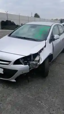 Veículo de Sucata OPEL ASTRA J (P10) 1.6 CDTI (68) do ano 2015 alimentado B 16 DTL