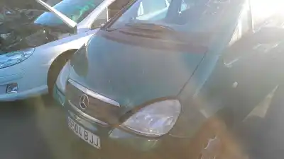 Здавання транспортного засобу MERCEDES-BENZ CLASE A (W168) A 140 (168.031, 168.131) року 2001 потужний M 166.940