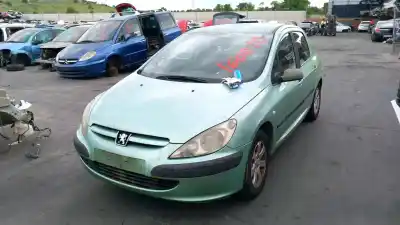 Vehículo de desguace PEUGEOT 307 (S1)  del año 2002 con motor 