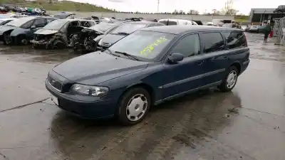 Scrapping Vehicle VOLVO V70 II (285) D5 of the year 2002 powered D 5244 T,D 5244 T2,D 5244 T5