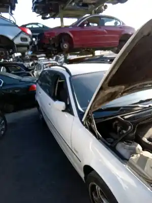 Veículo de Sucata BMW 320D  do ano 2000 alimentado M47 D20 (204D1)