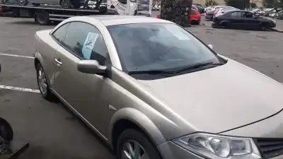 Véhicule à la ferraille renault megane ii coupé-cabriolet (em0/1_) 1.9 dci de l'année 2006 alimenté f9q e8