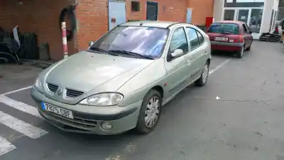 Veículo de Sucata RENAULT MÉGANE  do ano 2002 alimentado F8Q 620,F8Q 622,F8Q 624,F8Q 784,F8Q 786,F9Q 730,F9