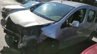 Veicolo di demolizione PEUGEOT PARTNER TEPEE 1.6 BLUEHDI 100 dell'anno 2017 alimentato BH02