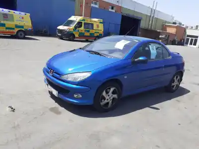 Veicolo di demolizione PEUGEOT 206 CC (2D) 1.6 16V (2DNFUF, 2DNFUR) dell'anno 2003 alimentato NFU