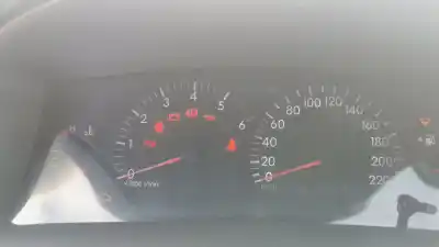 Sloopvoertuig TOYOTA COROLLA (_E12_)  van het jaar 2006 aangedreven 1CD-FTV