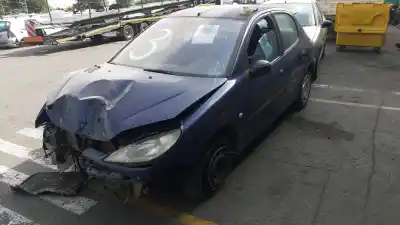 Veículo de Sucata PEUGEOT 206 FASTBACK (2A/C)  do ano 2002 alimentado 8HX