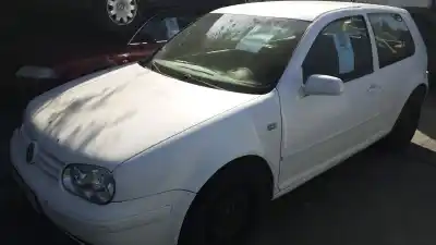 Véhicule à la ferraille VOLKSWAGEN GOLF 4  de l'année 1998 alimenté AKL