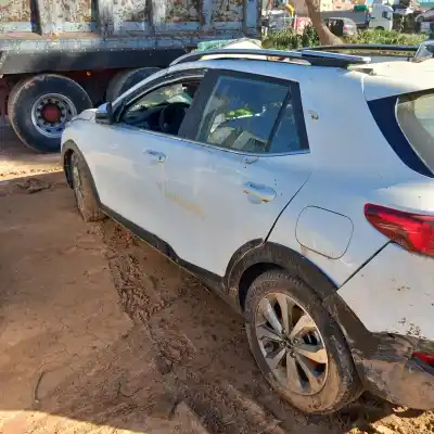 Scrapping Vehicle KIA STONIC (YB)  of the year 2022 powered G4LF