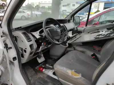 Verschrottungsfahrzeug renault trafic combi (ab 4.01) generation expression combi corto des jahres 2008 angetrieben m9re7