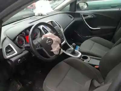 Здавання транспортного засобу opel astra j berlina 5p d-a17dtr року 2010 потужний a17dtr