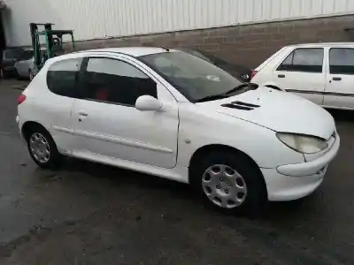Здавання транспортного засобу peugeot 206 wjz року 1999 потужний wjz