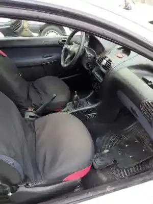 Здавання транспортного засобу peugeot 206 wjz року 1999 потужний wjz