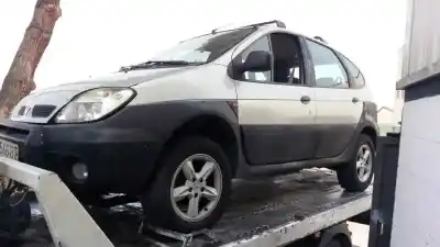 Здавання транспортного засобу RENAULT SCENIC RX4 (JA0) F4RC7 року 2000 потужний F4RC7