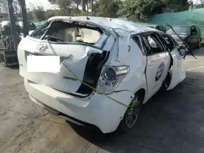 Sloopvoertuig toyota verso (aur2/zgr2) 2ad van het jaar 2014 aangedreven 2ad