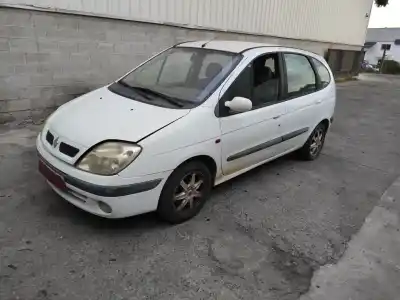 Scrapping Vehicle renault scenic i (ja...) k4m700 of the year 2001 powered k4m700